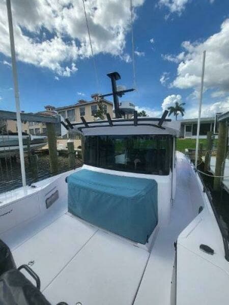 2024 Axopar 37 XC CROSS CABIN