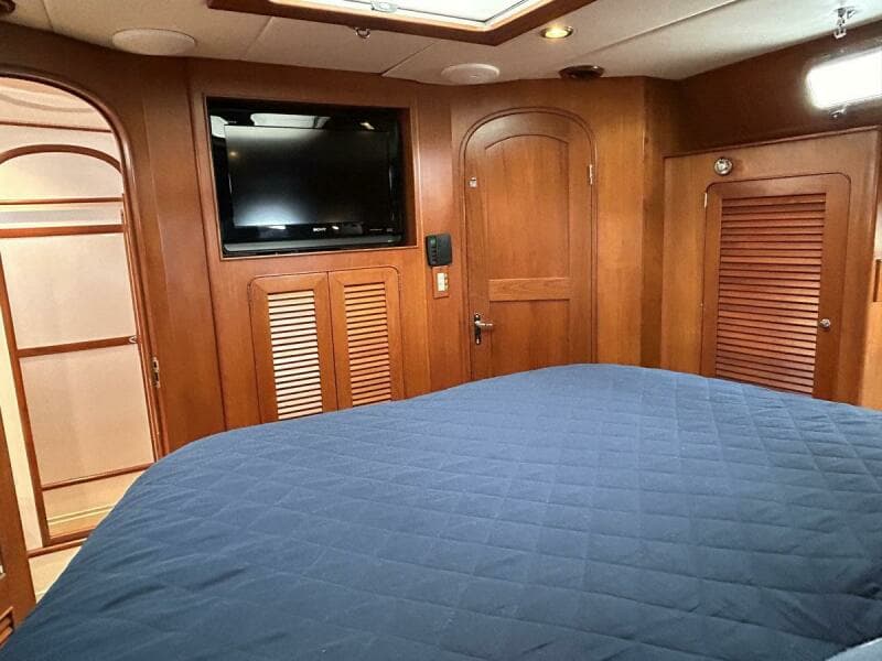 Owner's Cabin, Fwd