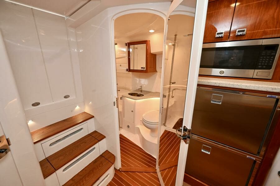 2021 Intrepid 438 Evolution