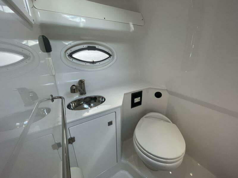 2019 Monterey 295 Sport Yacht