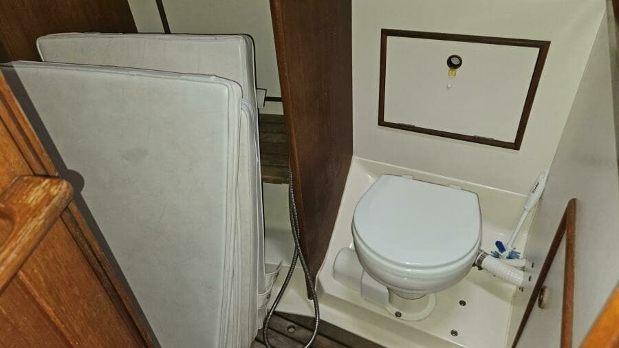 1988 Nonsuch Auxiliary Sail