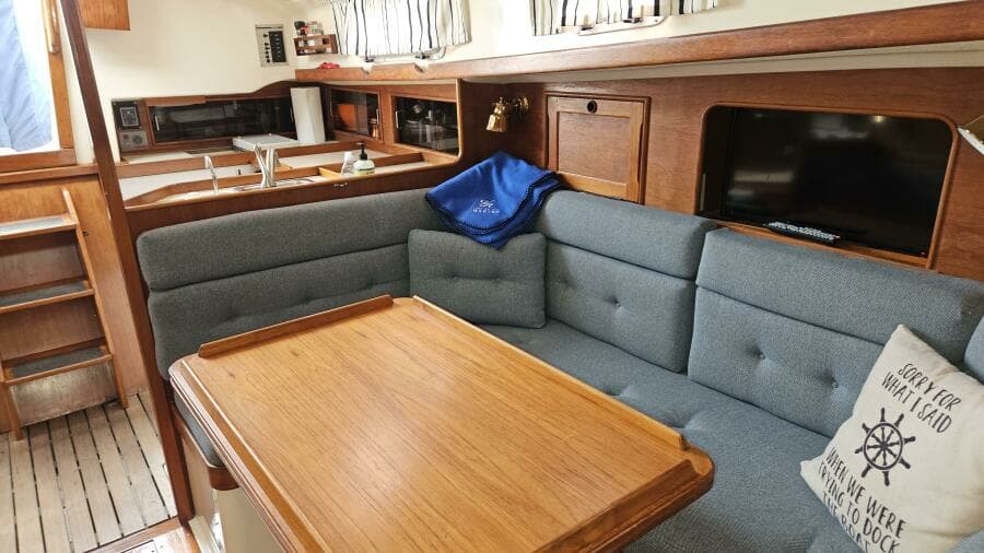 1988 Nonsuch Auxiliary Sail