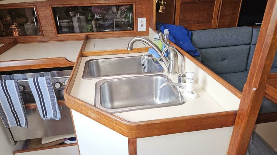 1988 Nonsuch Auxiliary Sail