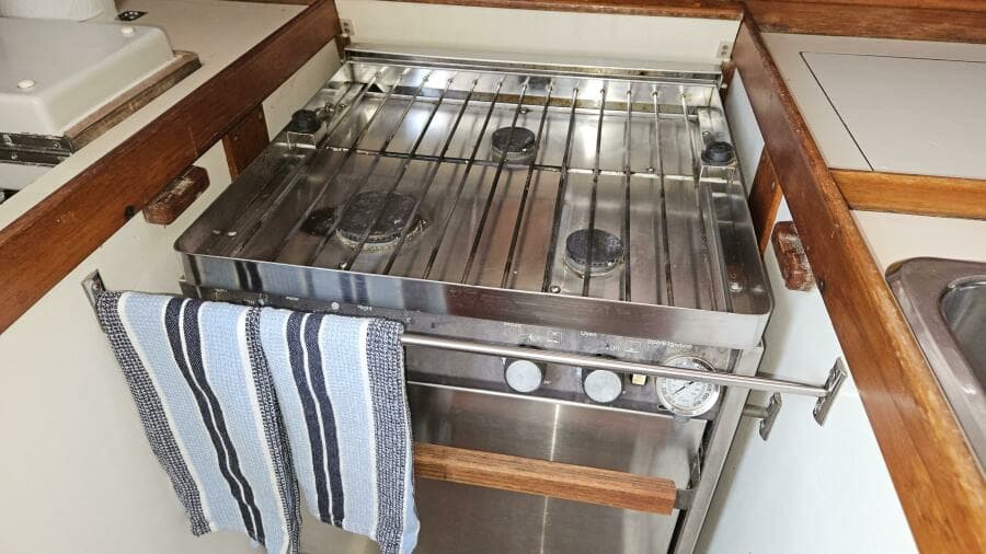 1988 Nonsuch Auxiliary Sail