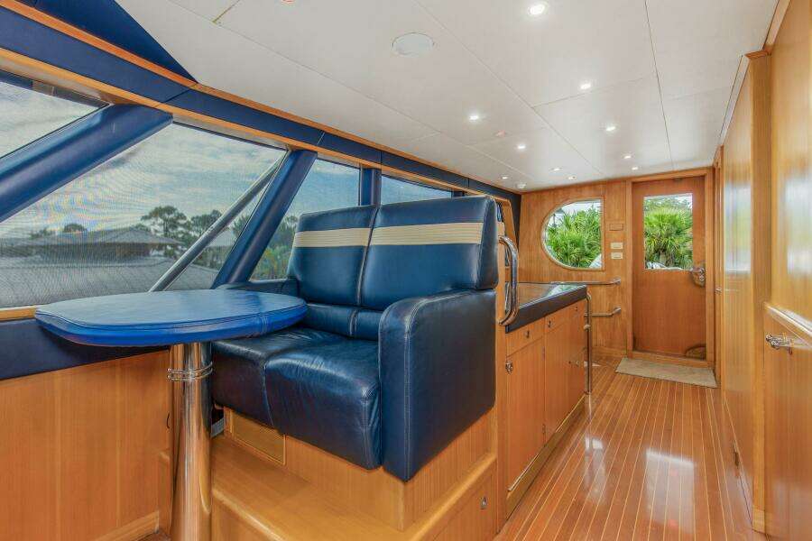 1989 116' Feadship "Boss"- Bridge