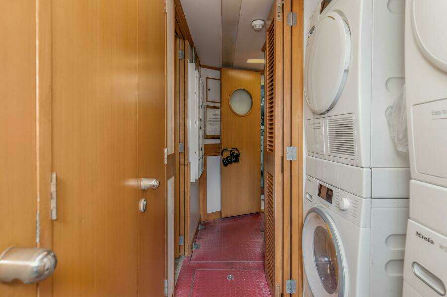 1989 116' Feadship Boss Downstairs Hallway