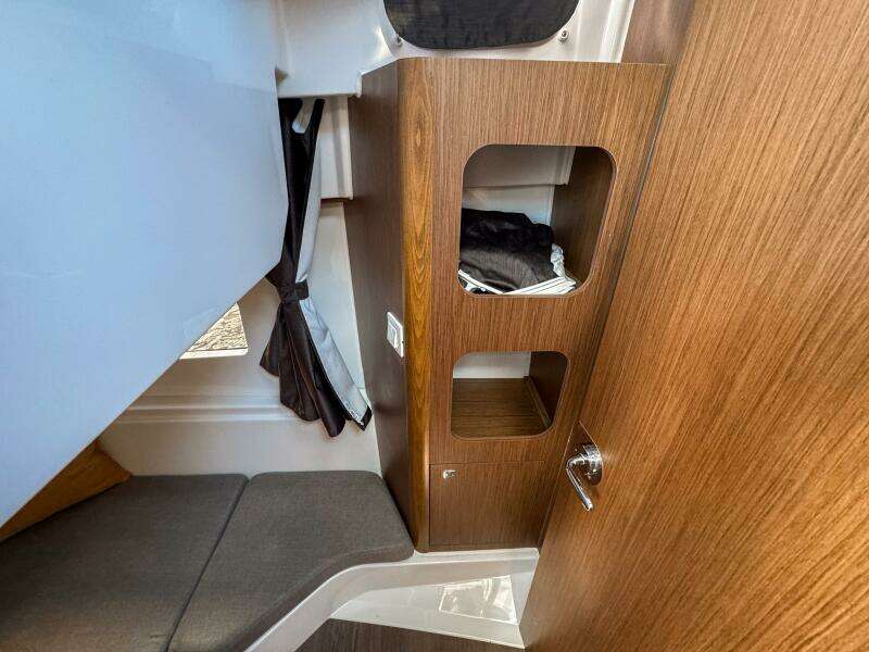 2025 Beneteau Antares 9