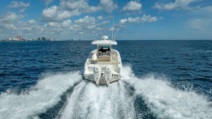 2017 Boston Whaler 330 Outrage