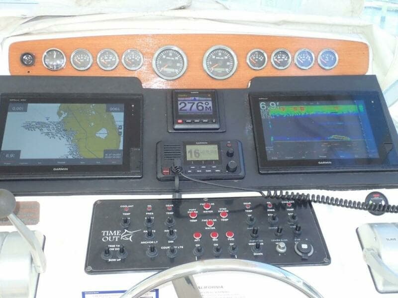 2000 Cabo 35 Express