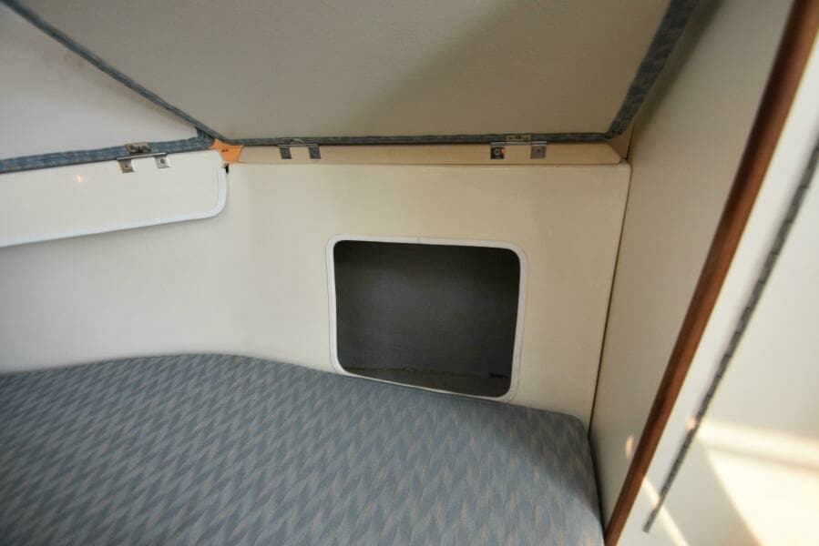 1998 Albin 28 TE Pilothouse