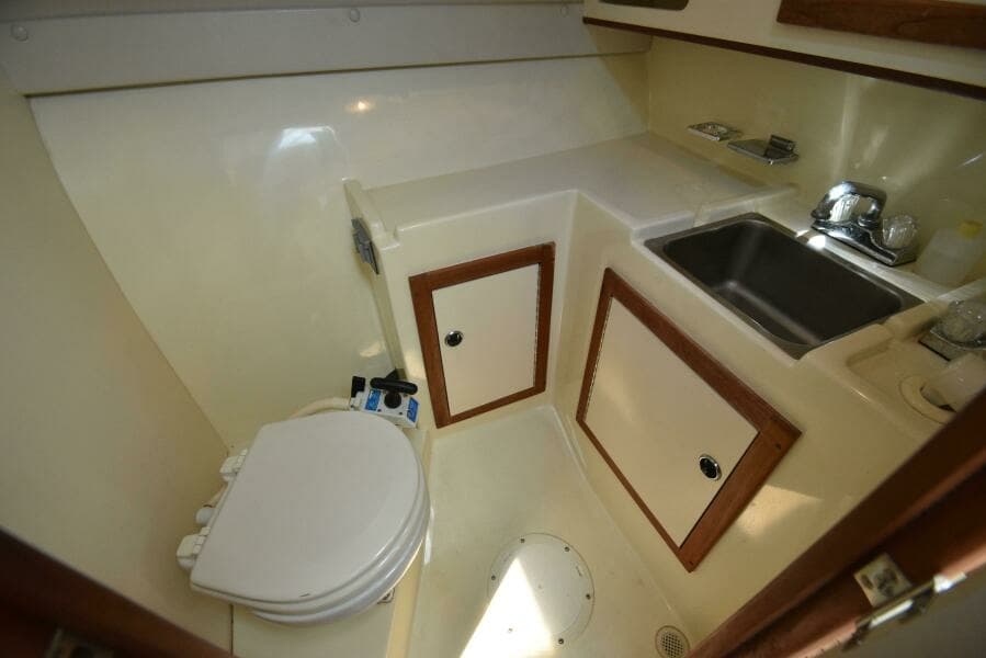 1998 Albin 28 TE Pilothouse