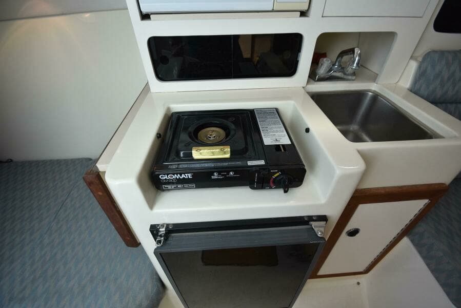 1998 Albin 28 TE Pilothouse