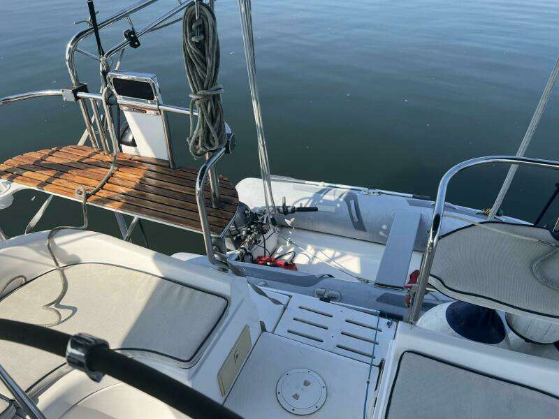 2012 Hunter Deck Salon