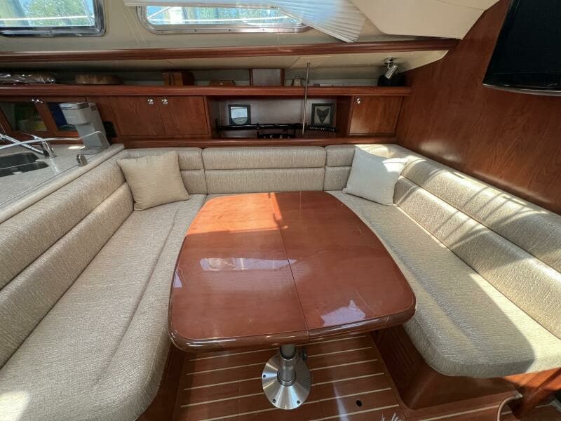 2012 Hunter Deck Salon