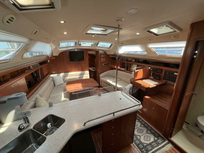 2012 Hunter Deck Salon