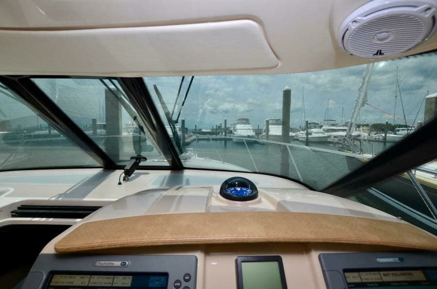 2008 35 Tiara Sovran - Fridge Benefit -Helm Windshield