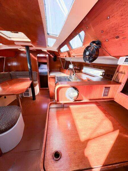 1989 Jeanneau Voyage 11.2