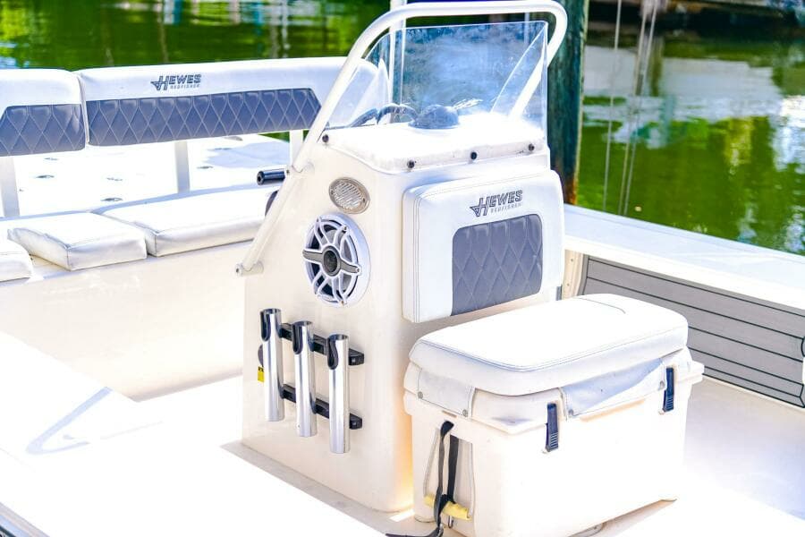 2022 Hewes Redfisher 21