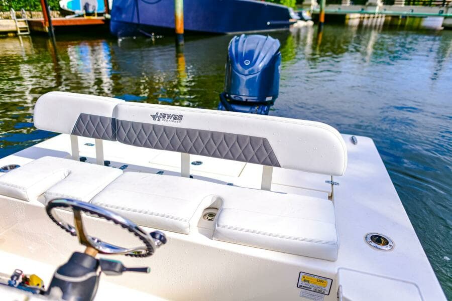 2022 Hewes Redfisher 21