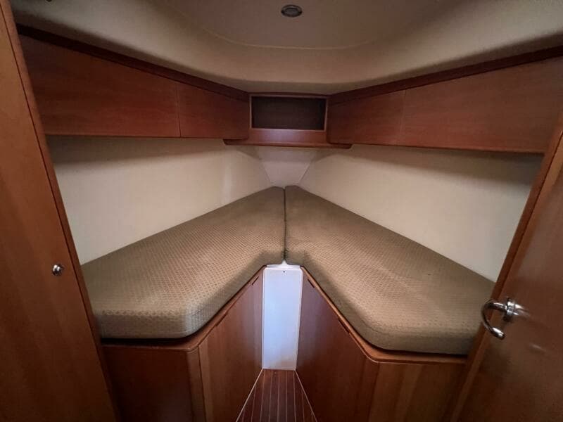 2002 Moody 38-2 Sloop