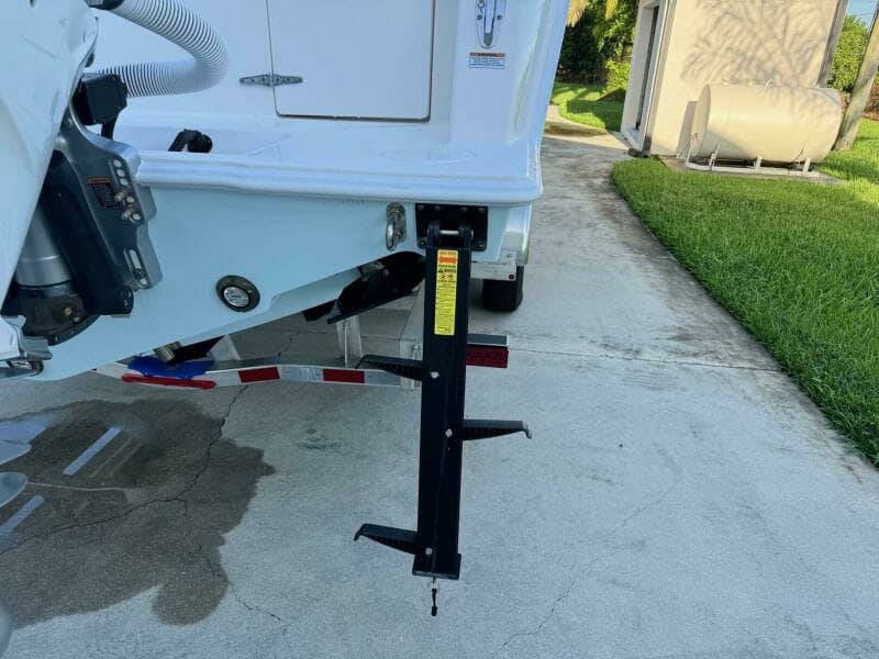 2024 Contender 32 Step