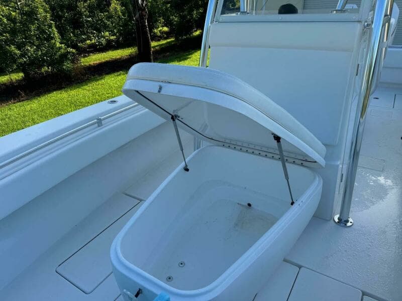 2024 Contender 32 Step