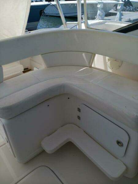 2004 Tiara Yachts 3100 Open