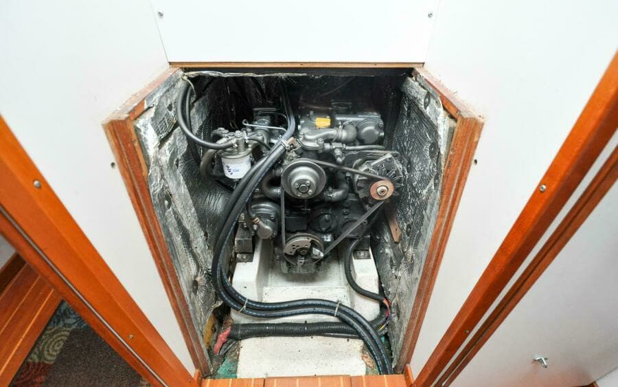 J/42 - Canty - Engine Room