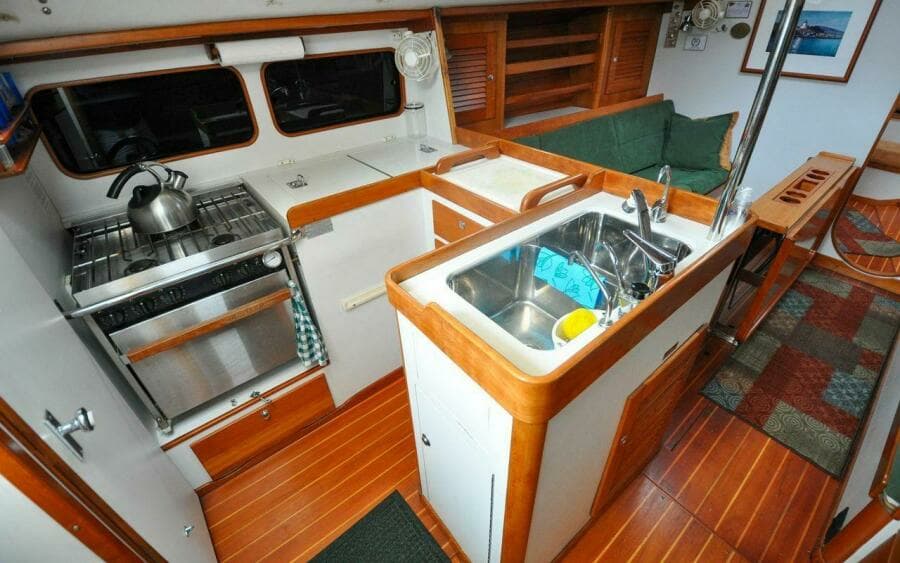 J/42 - Canty - Galley