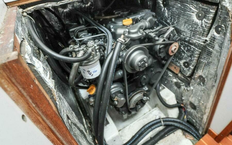 J/42 - Canty - Engine Room