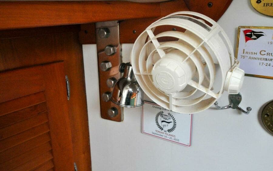 J/42 - Canty - Salon - Chainplate/Fan/Reading Light