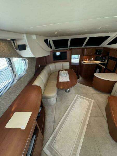 2004 Silverton 39 Motor Yacht