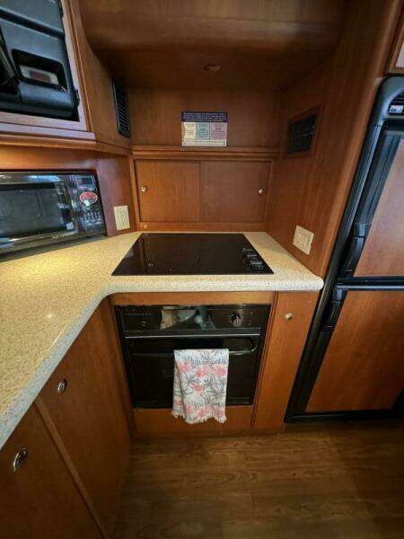 2004 Silverton 39 Motor Yacht