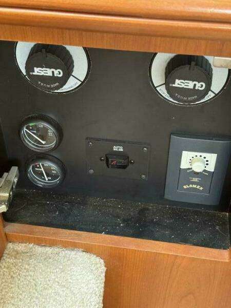 2004 Silverton 39 Motor Yacht