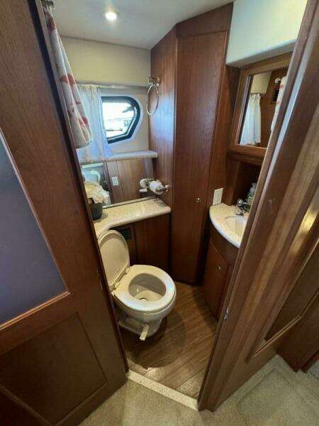 2004 Silverton 39 Motor Yacht