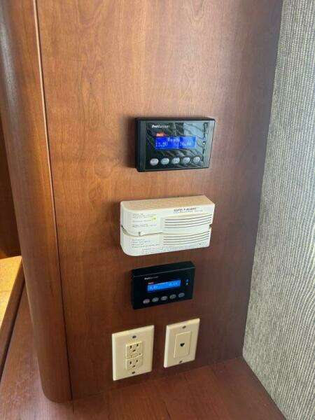 2004 Silverton 39 Motor Yacht