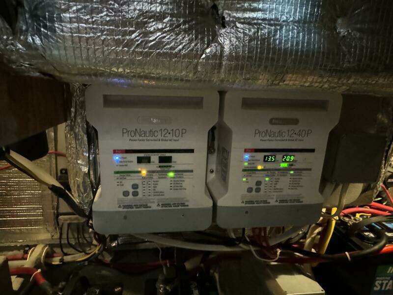 2004 Silverton 39 Motor Yacht