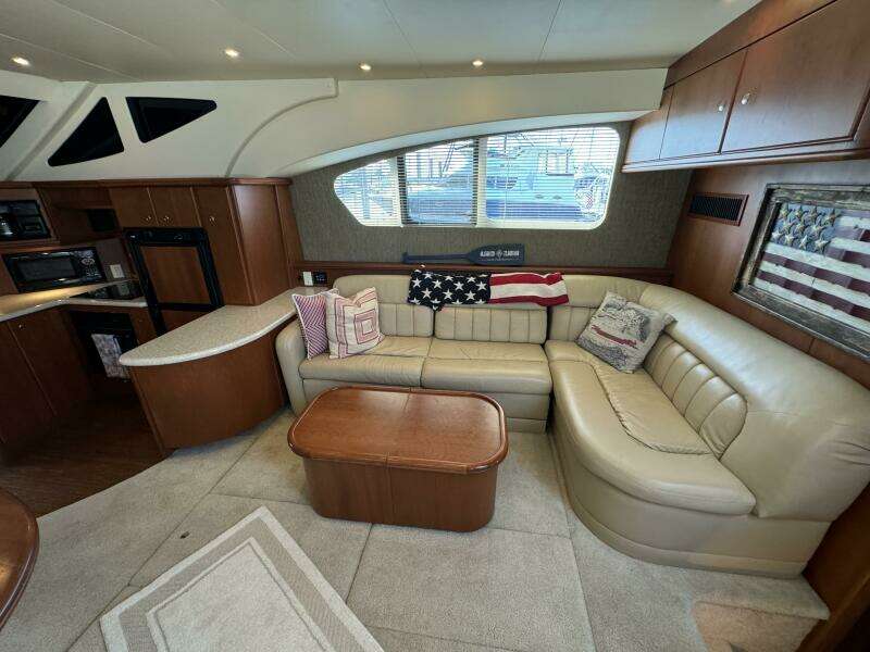 2004 Silverton 39 Motor Yacht