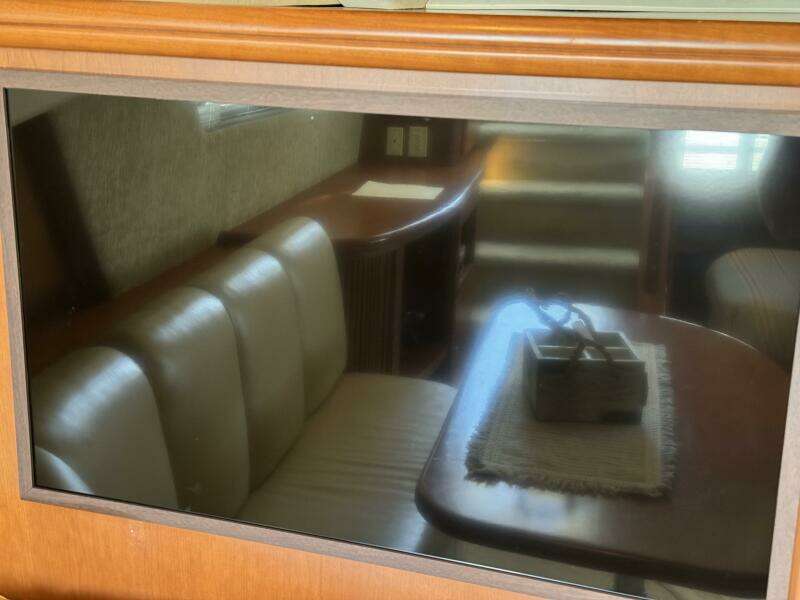 2004 Silverton 39 Motor Yacht