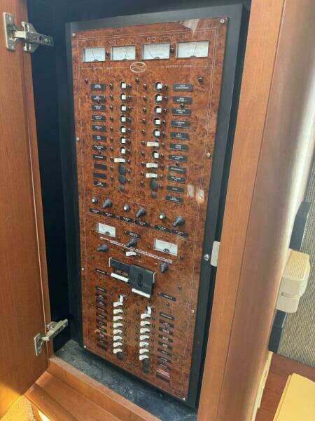 2004 Silverton 39 Motor Yacht