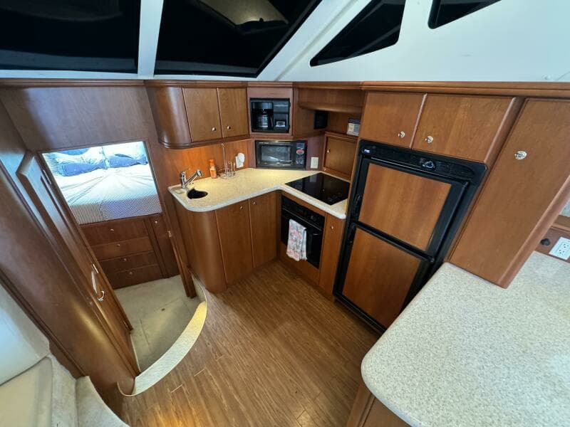 2004 Silverton 39 Motor Yacht