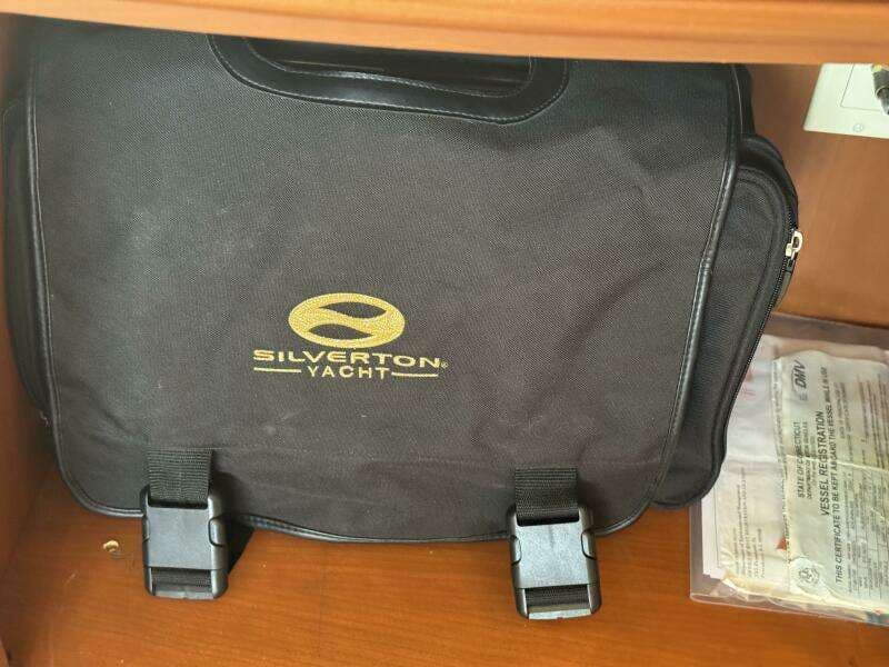 2004 Silverton 39 Motor Yacht