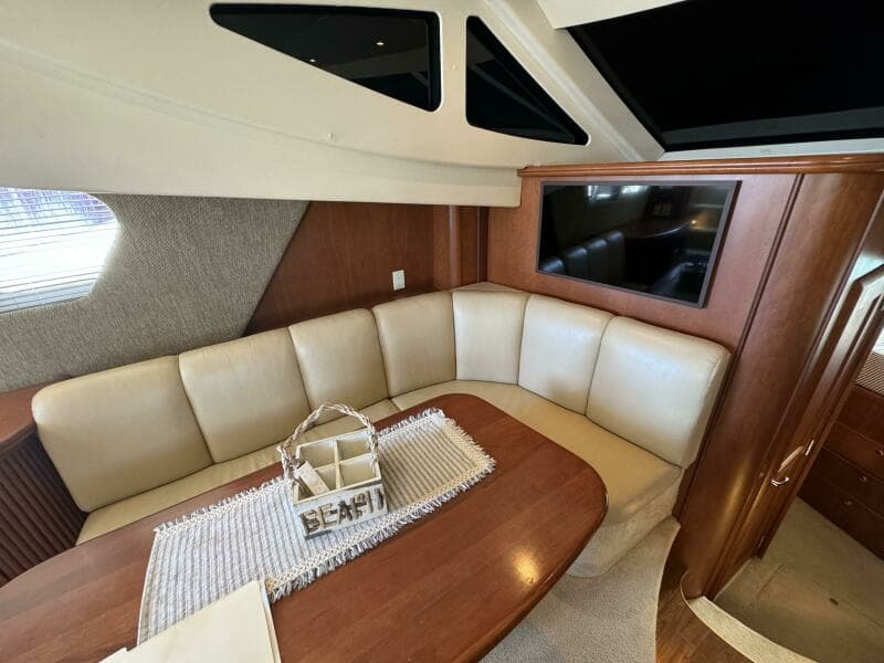 2004 Silverton 39 Motor Yacht