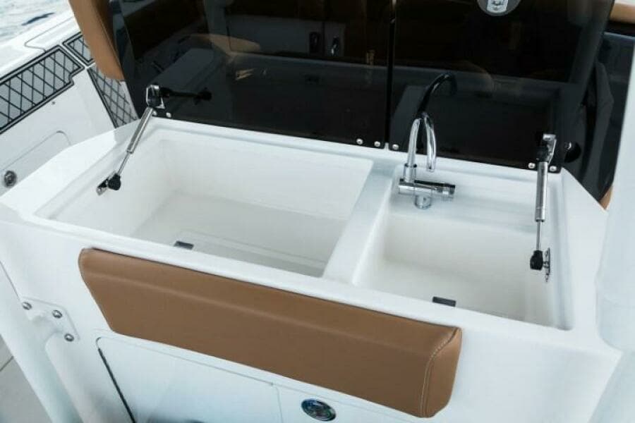 2025 Wellcraft 302 Fisherman