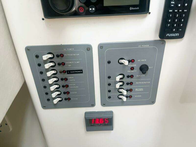 2001 Pursuit 2860 Denali