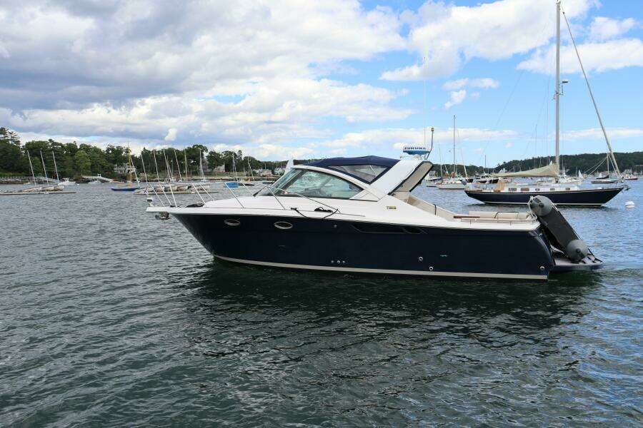 2012 Tiara Yachts 3100 Coronet