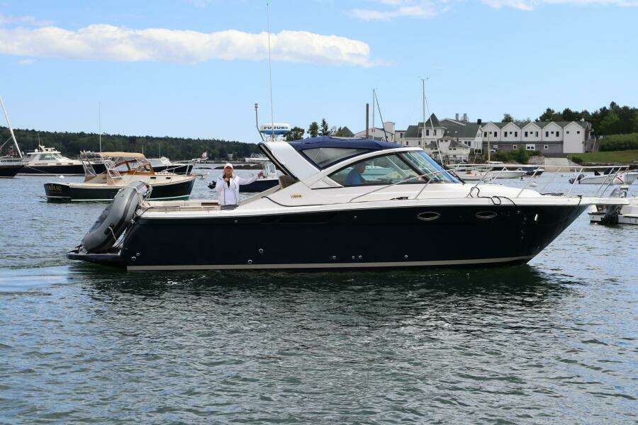 2012 Tiara Yachts 3100 Coronet