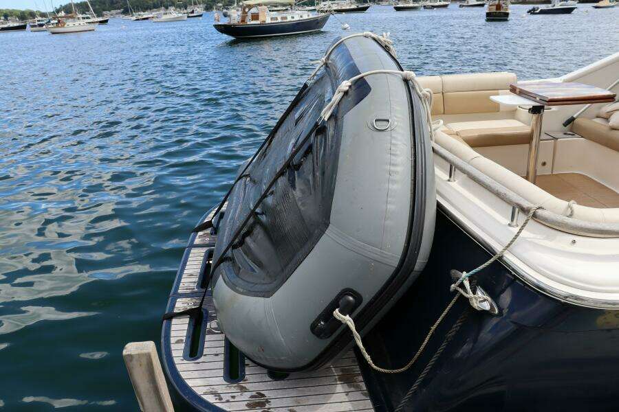 2012 Tiara Yachts 3100 Coronet