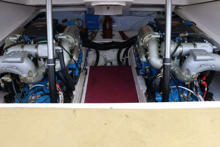 2012 Tiara Yachts 3100 Coronet