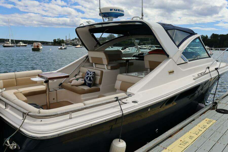 2012 Tiara Yachts 3100 Coronet